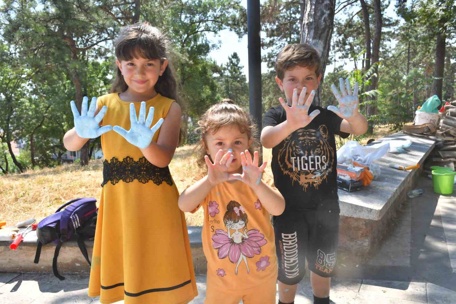 Minik ellerden Babasultan Parkı’na renkli dokunuş