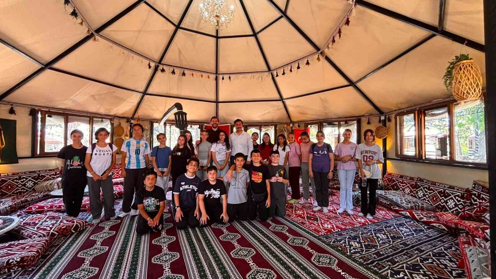 Minik ellerden Babasultan Parkı’na renkli dokunuş