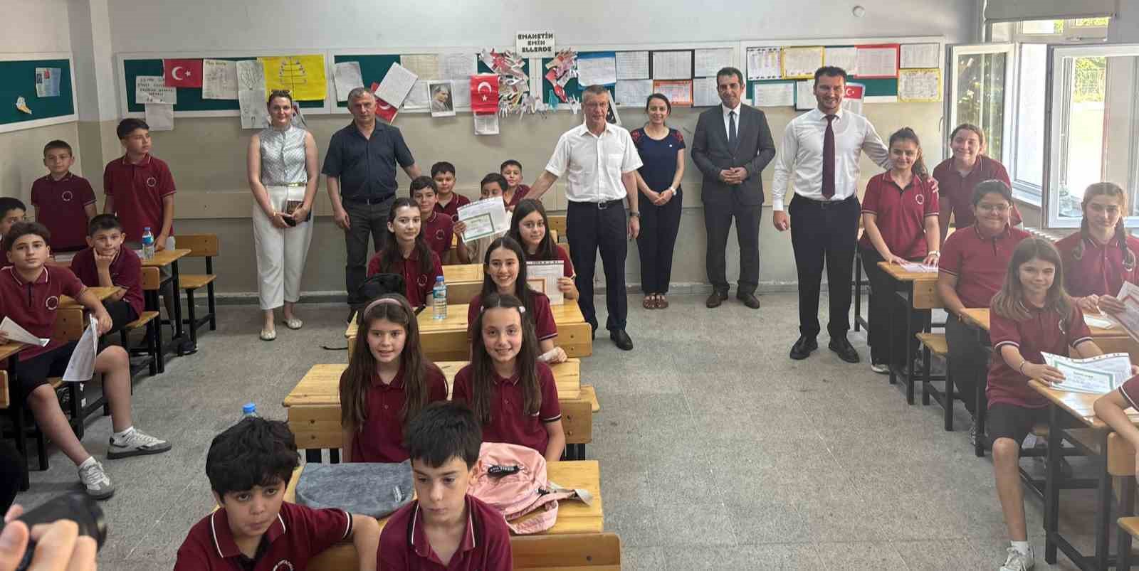 Kırklareli’de 53 bin 822 öğrenci karne heyecanı yaşadı