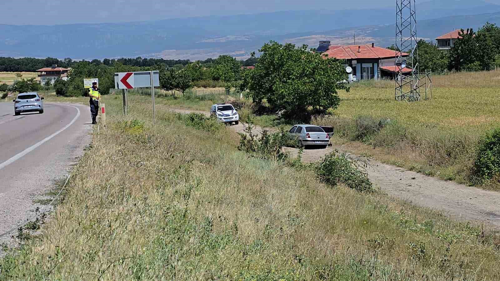 Otomobil şarampole düştü: 3 yaralı