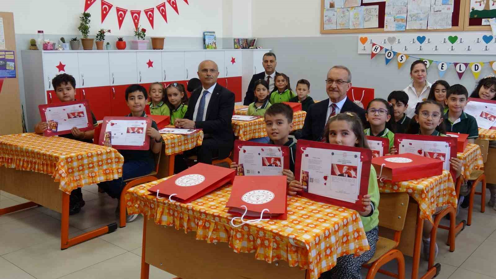 Malatya’da 147 bin 22 öğrenci karne heyecanı yaşadı