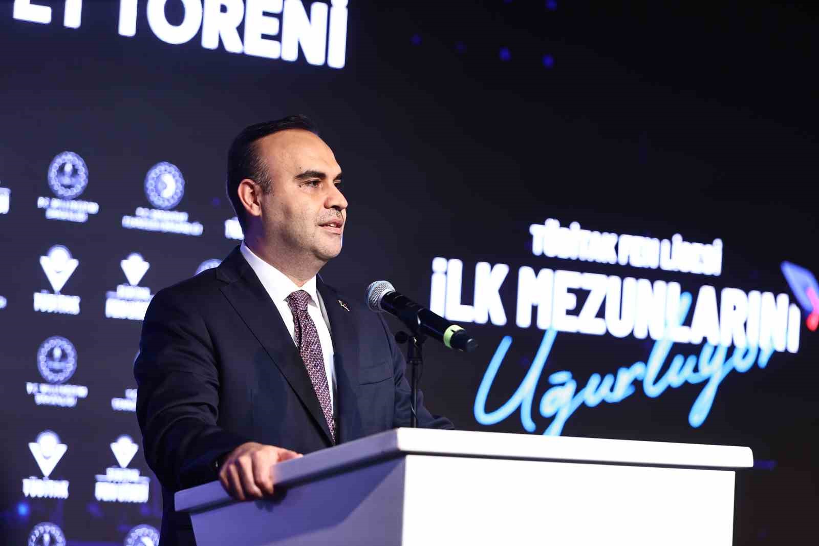 TÜBİTAK Fen Lisesi ilk mezunlarını verdi: 84 öğrenci mezun oldu
