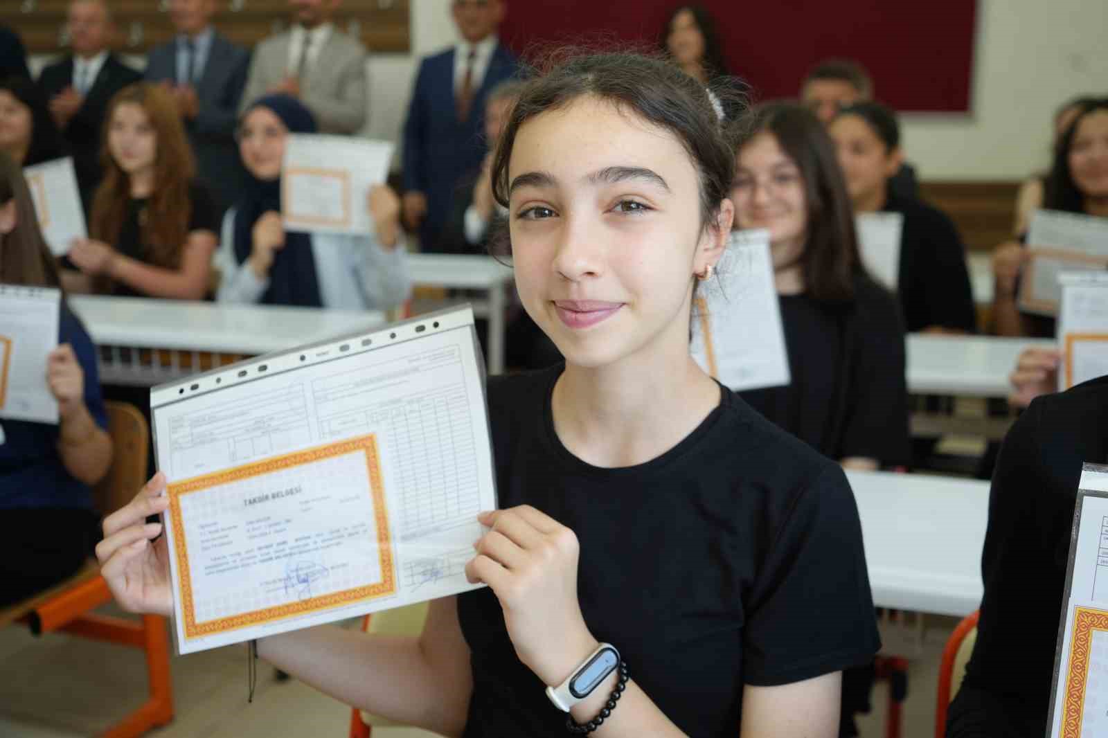 Samsun’da 253 bin öğrenci karne aldı