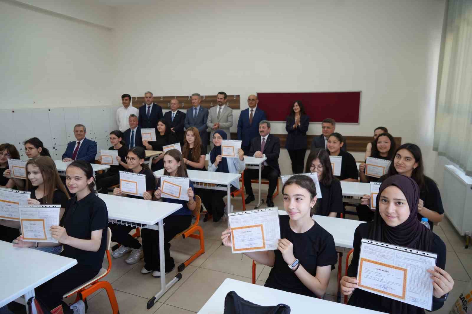 Samsun’da 253 bin öğrenci karne aldı