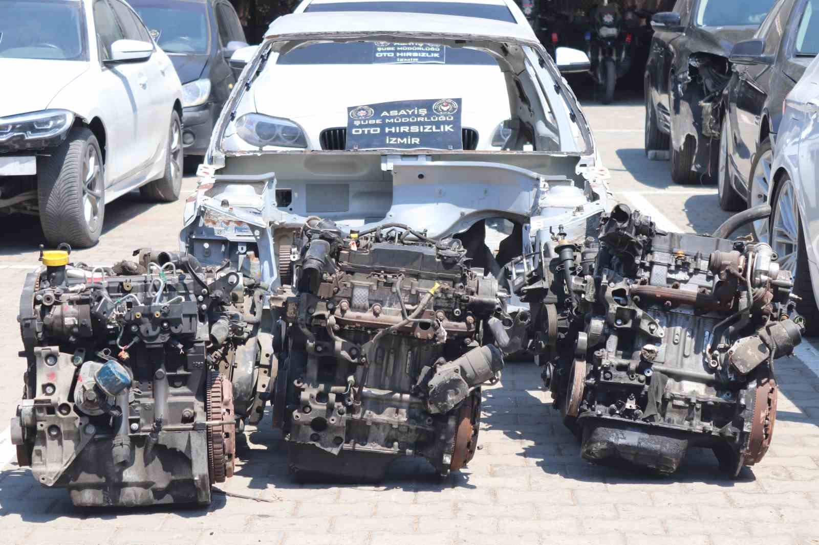 İzmir merkezli 6 ilde lüks araç operasyonu: 30 milyon liralık vurgun