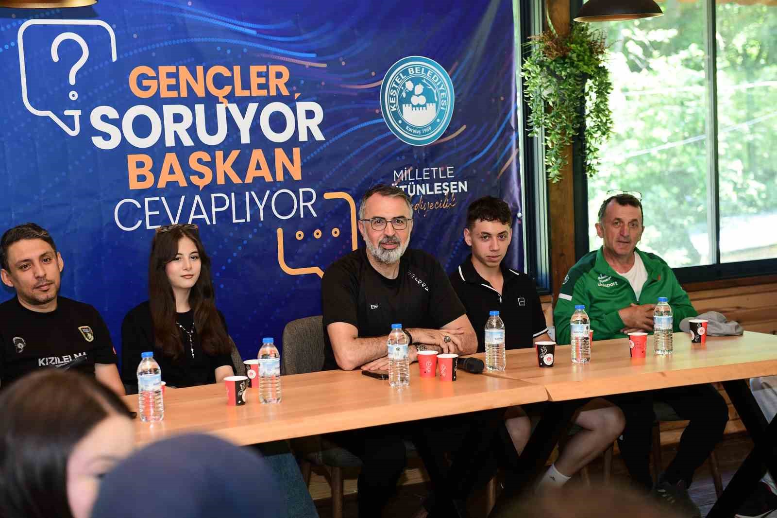 Gençler sordu Başkan Erol cevapladı