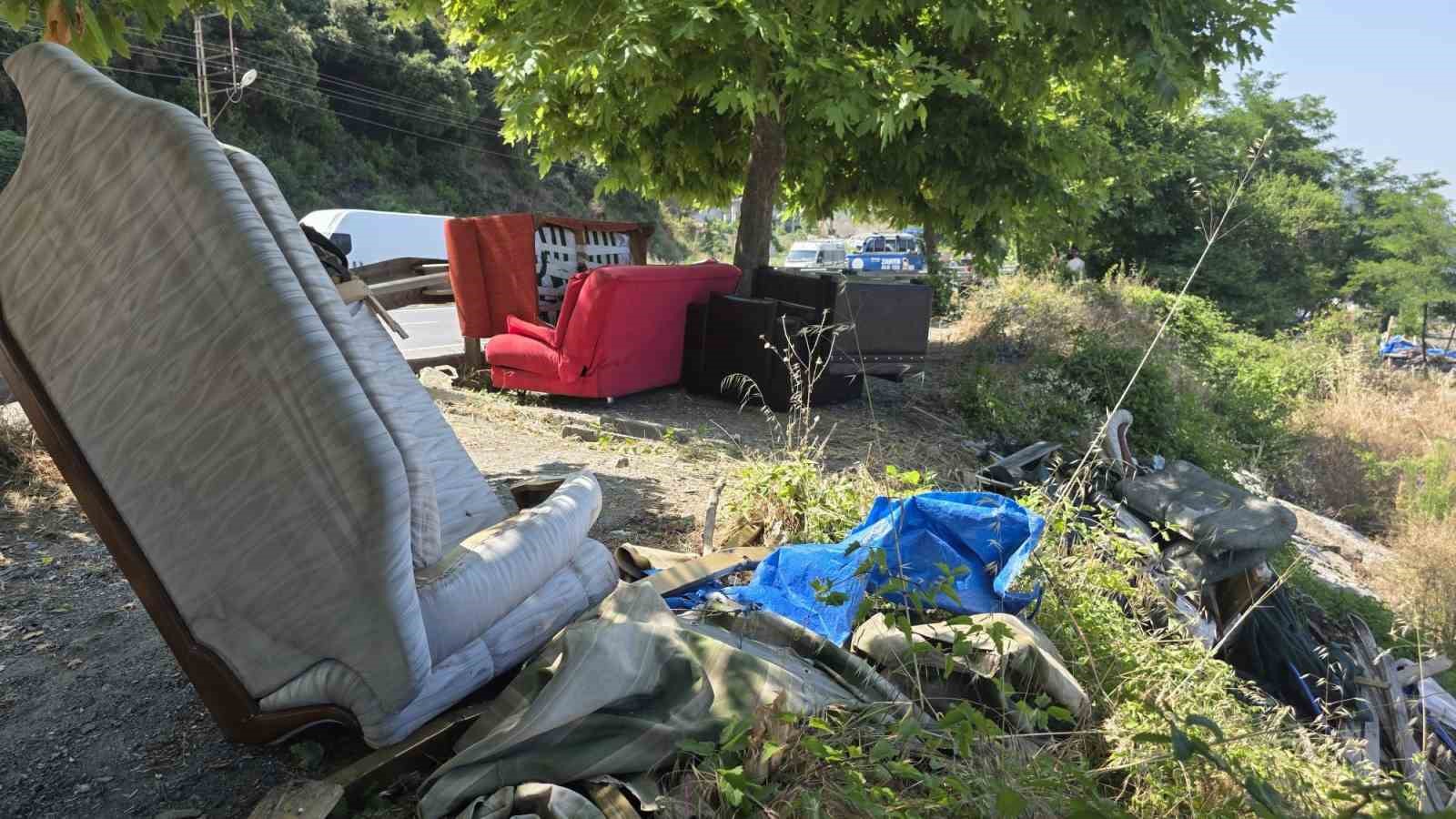 Plajdaki çadır ve barakalar kaldırıldı