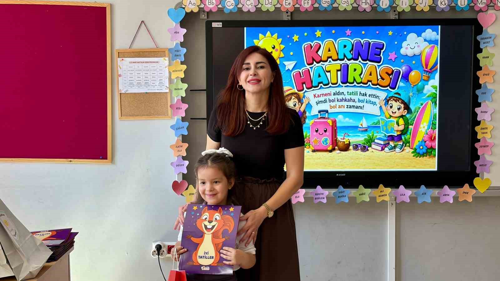 Yaklaşık 18 milyon öğrenci karnelerini alarak yaz tatiline girdi