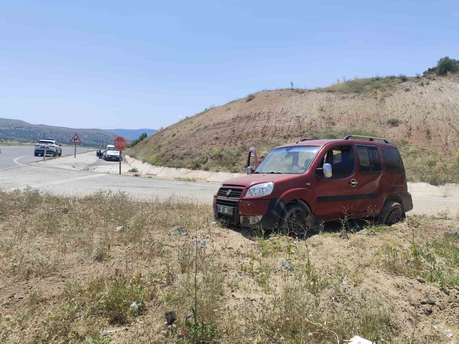 Malatya’da iki aracın çarpıştığı kaza kamerada: 4 yaralı