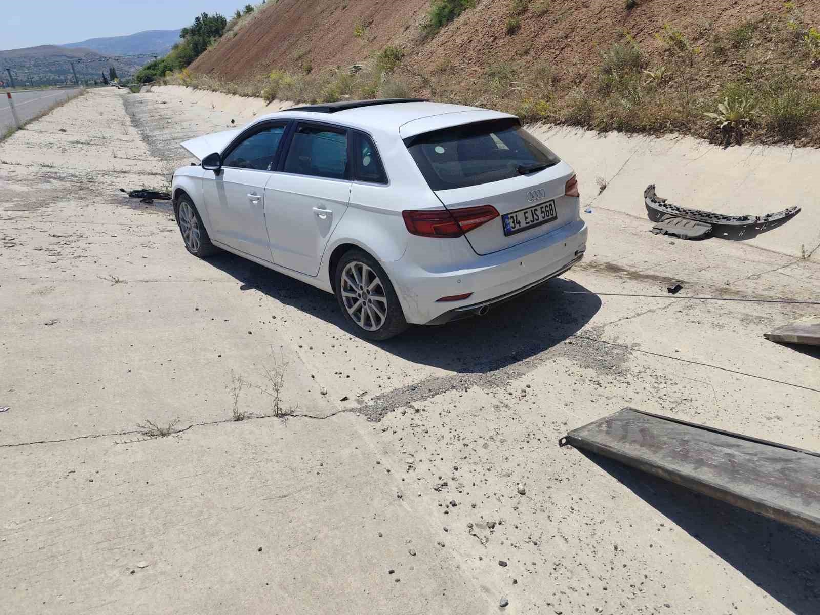 Malatya’da iki aracın çarpıştığı kaza kamerada: 4 yaralı
