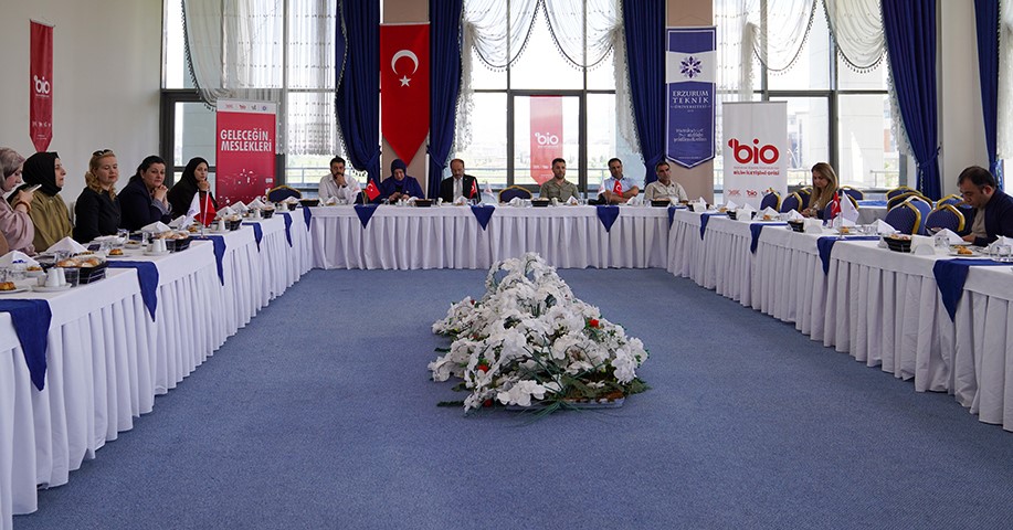 ETÜ’de yeni açılan fotonik bölümünün lansmanı gerçekleştirildi