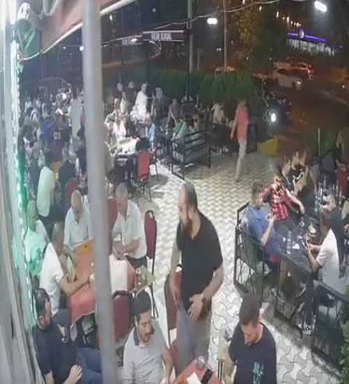 Diyarbakır’da aracın yayaya çarpma anı güvenlik kamerasına yansıdı