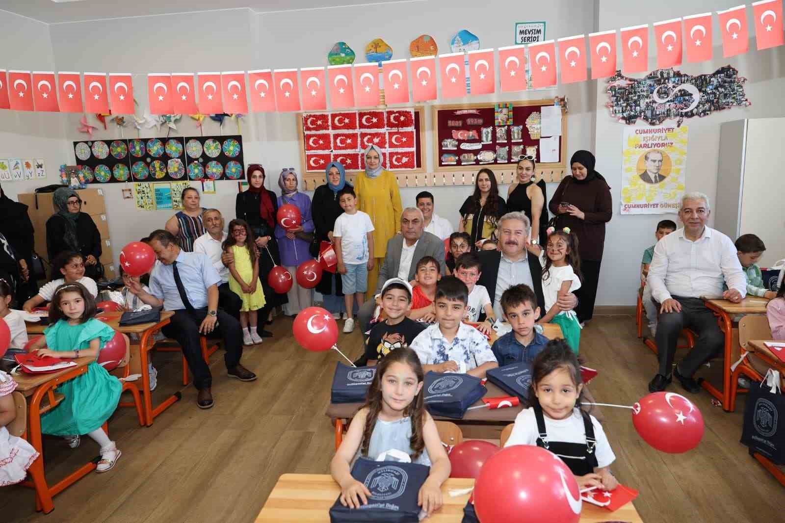 Başkan Palancıoğlu; öğrencilerin karne heyecanına ortak oldu
