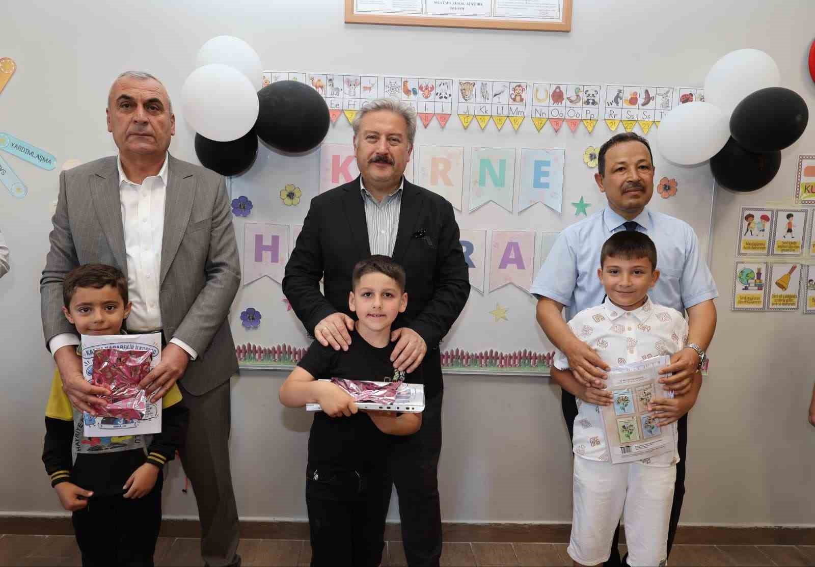 Başkan Palancıoğlu; öğrencilerin karne heyecanına ortak oldu