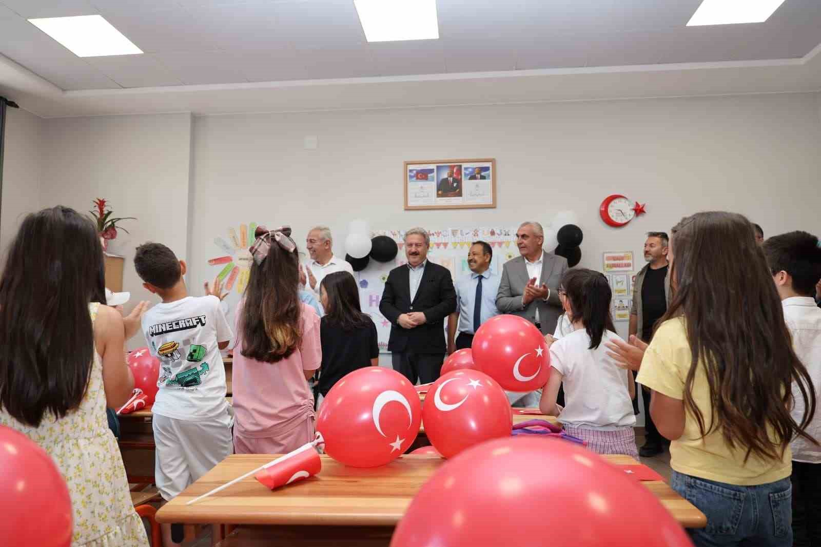 Başkan Palancıoğlu; öğrencilerin karne heyecanına ortak oldu
