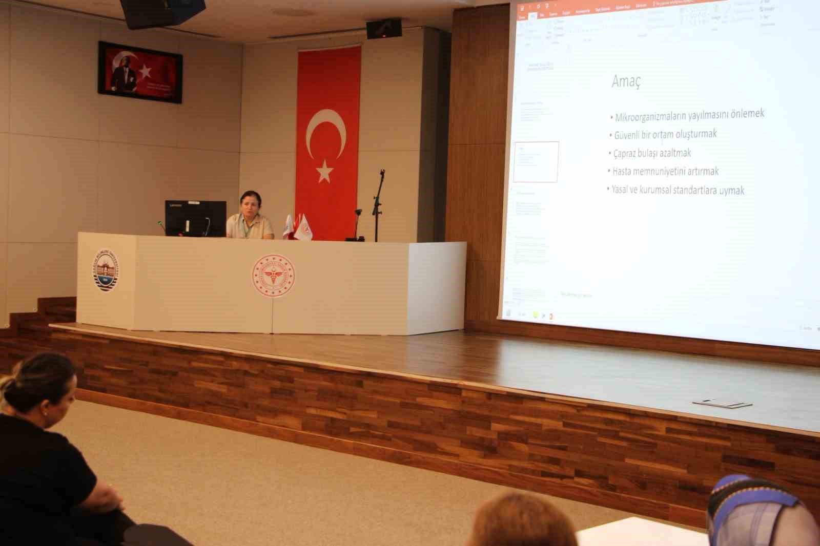 Fethi Sekin Şehir Hastanesi personeline temizlik ve enfeksiyon kontrolü eğitimi