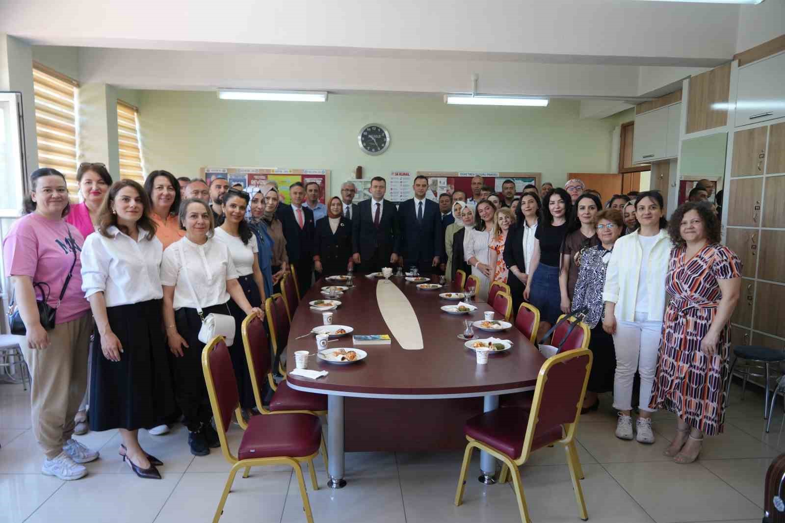 Niğde’de 67 bin 811 öğrenci karne heyecanı yaşadı