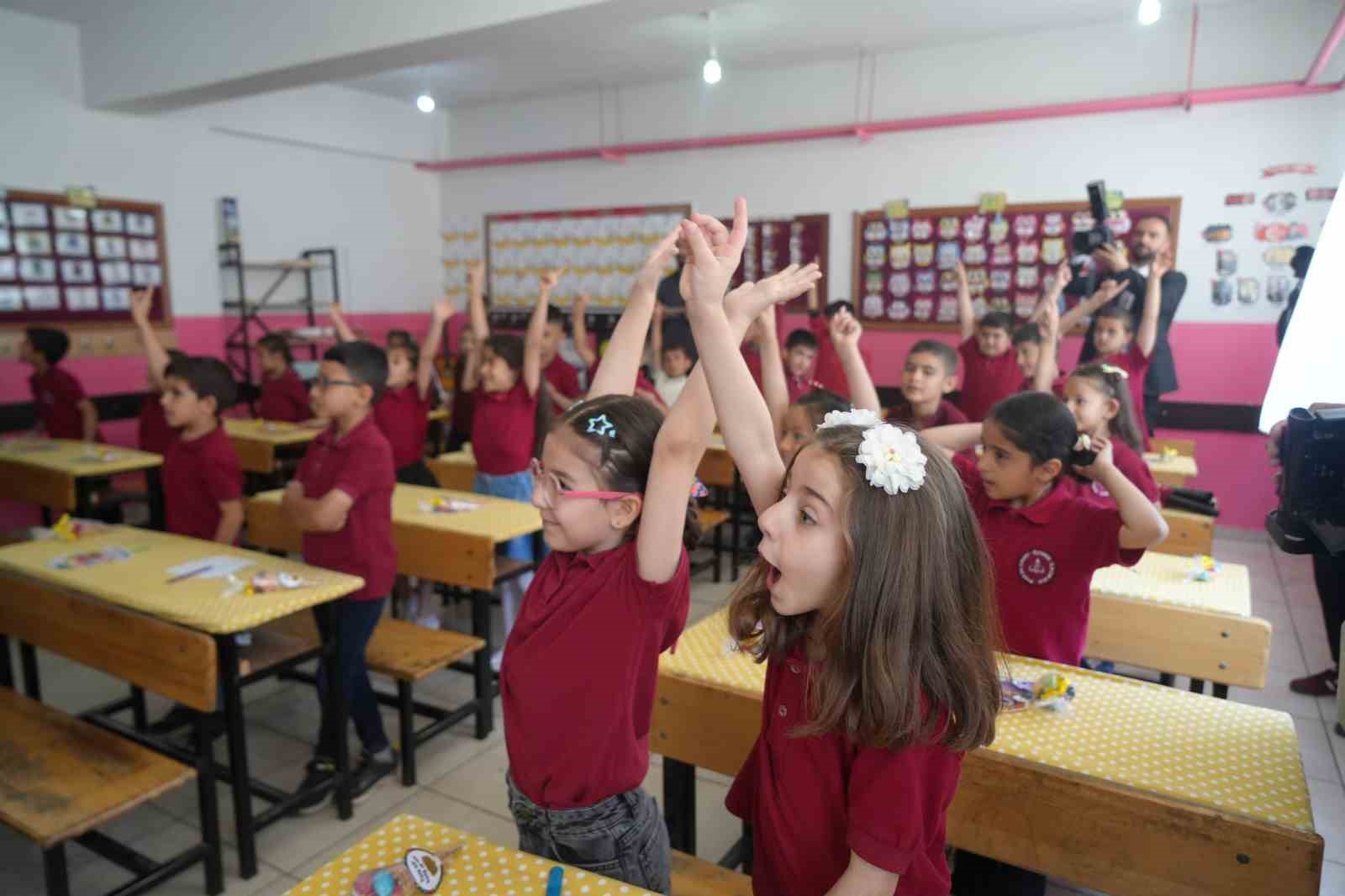 Muş’ta 96 bin 341 öğrenci karne heyecanı yaşadı