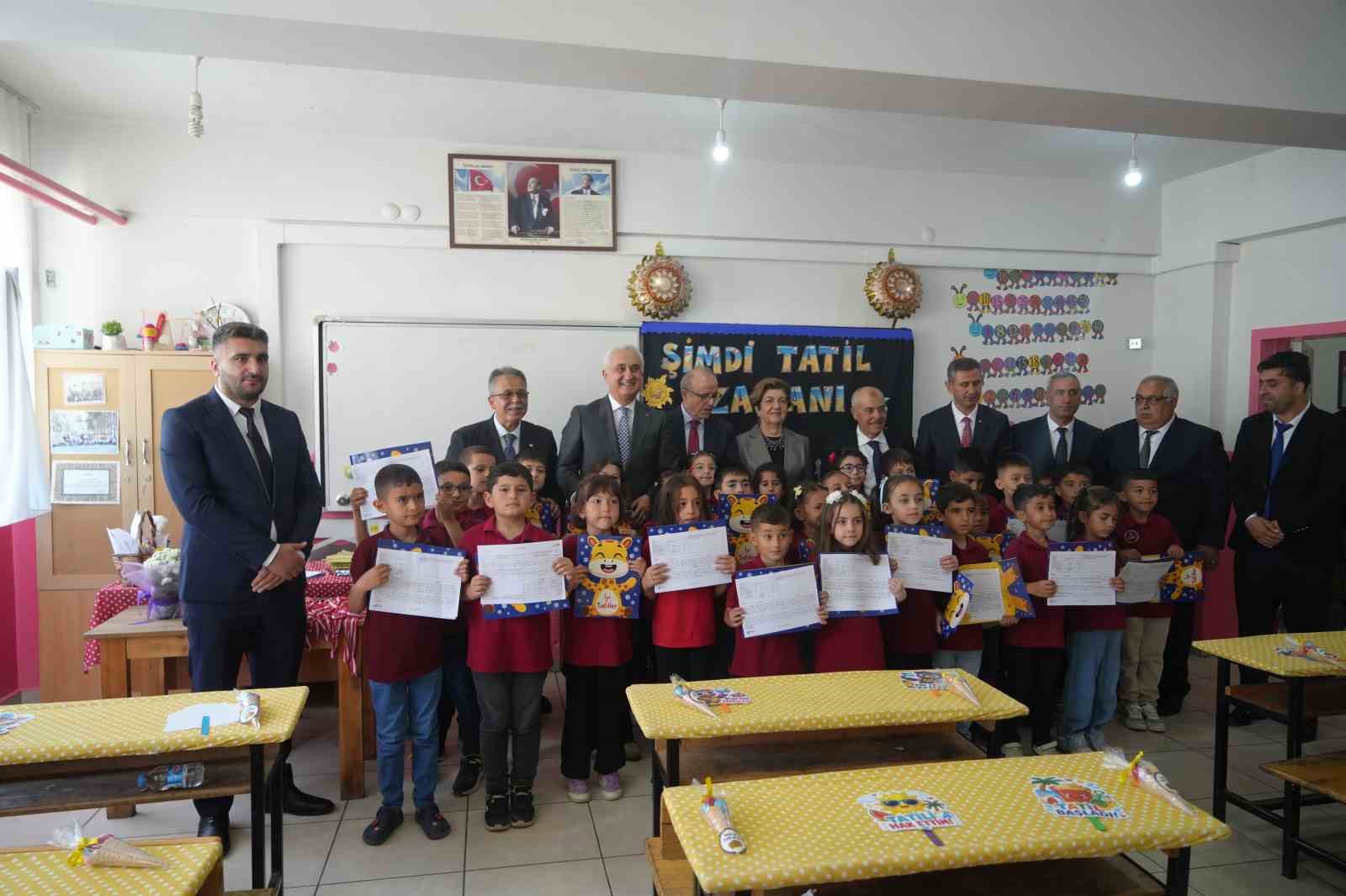 Muş’ta 96 bin 341 öğrenci karne heyecanı yaşadı