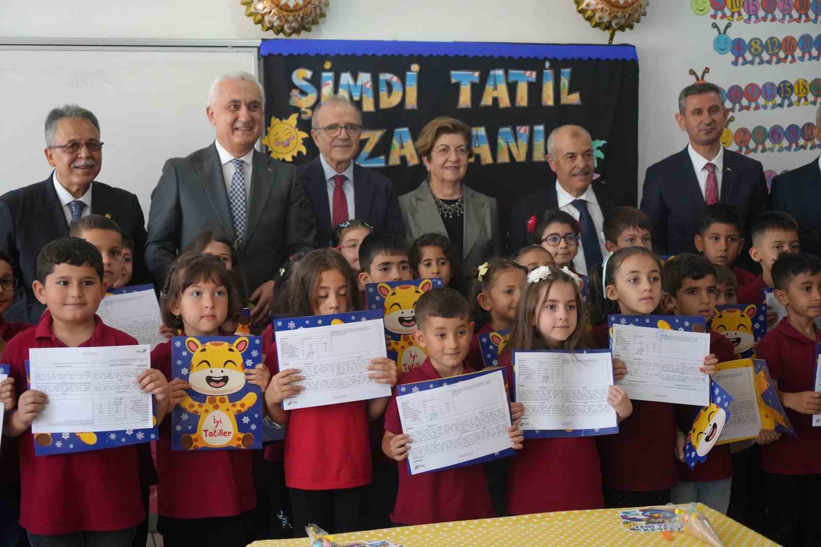 Muş’ta 96 bin 341 öğrenci karne heyecanı yaşadı