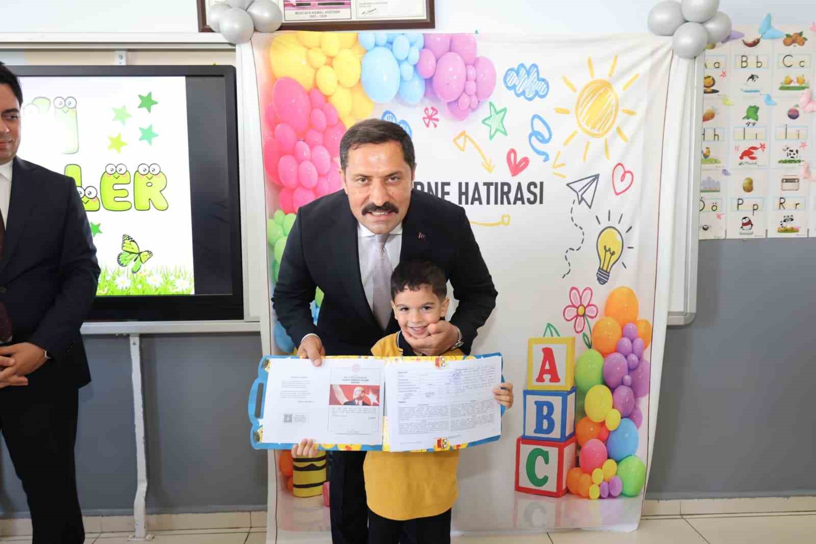 Hatay’da 368 bin 320 öğrenci karne heyecanı yaşadı