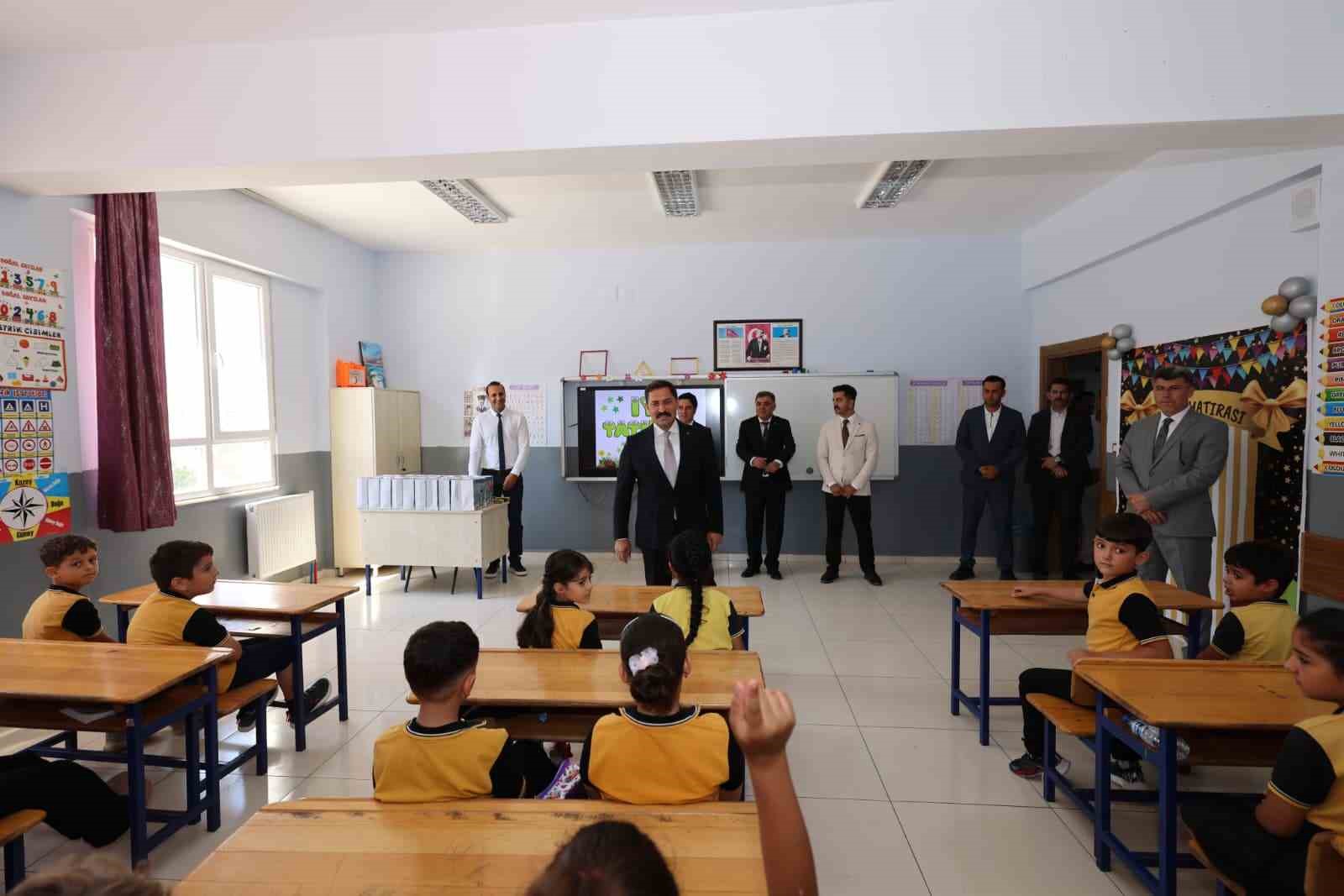 Hatay’da 368 bin 320 öğrenci karne heyecanı yaşadı