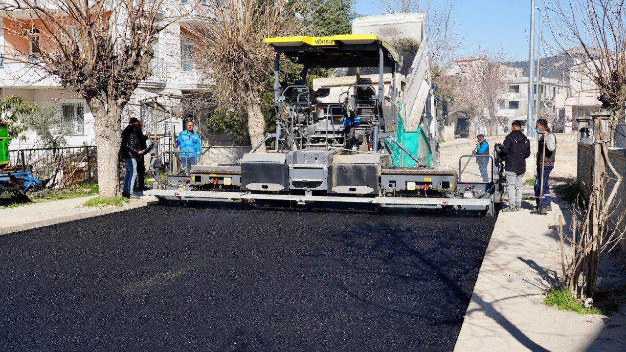 Adıyaman Belediyesi’nden yoğun asfalt mesaisi
