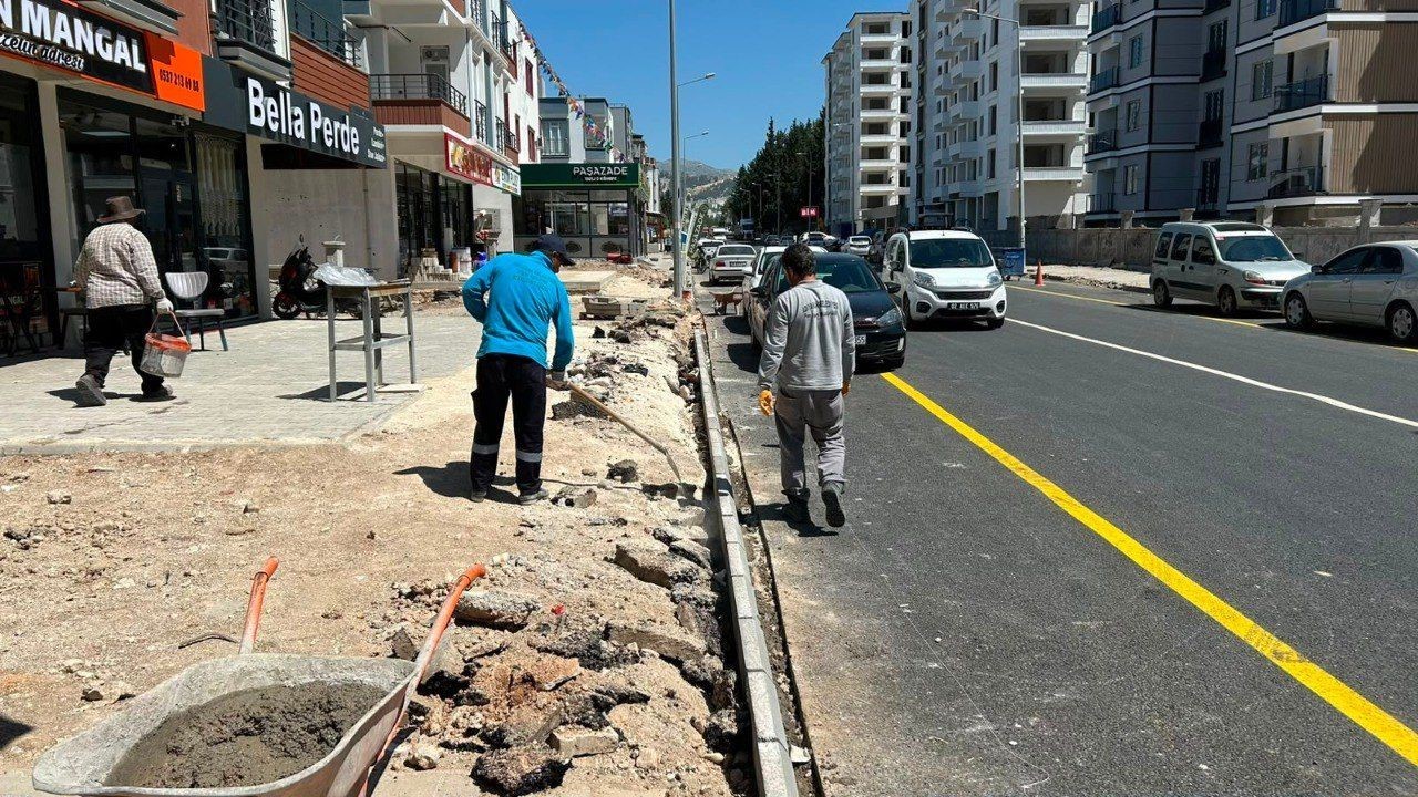Adıyaman Belediyesi’nden yoğun asfalt mesaisi