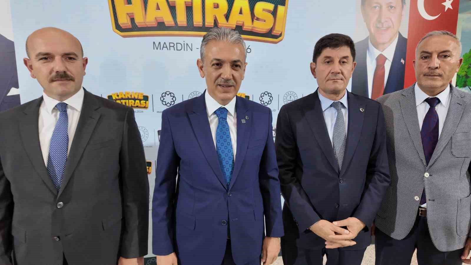 Mardin Valisi Akkoyun öğrencilerin karne sevincine ortak oldu