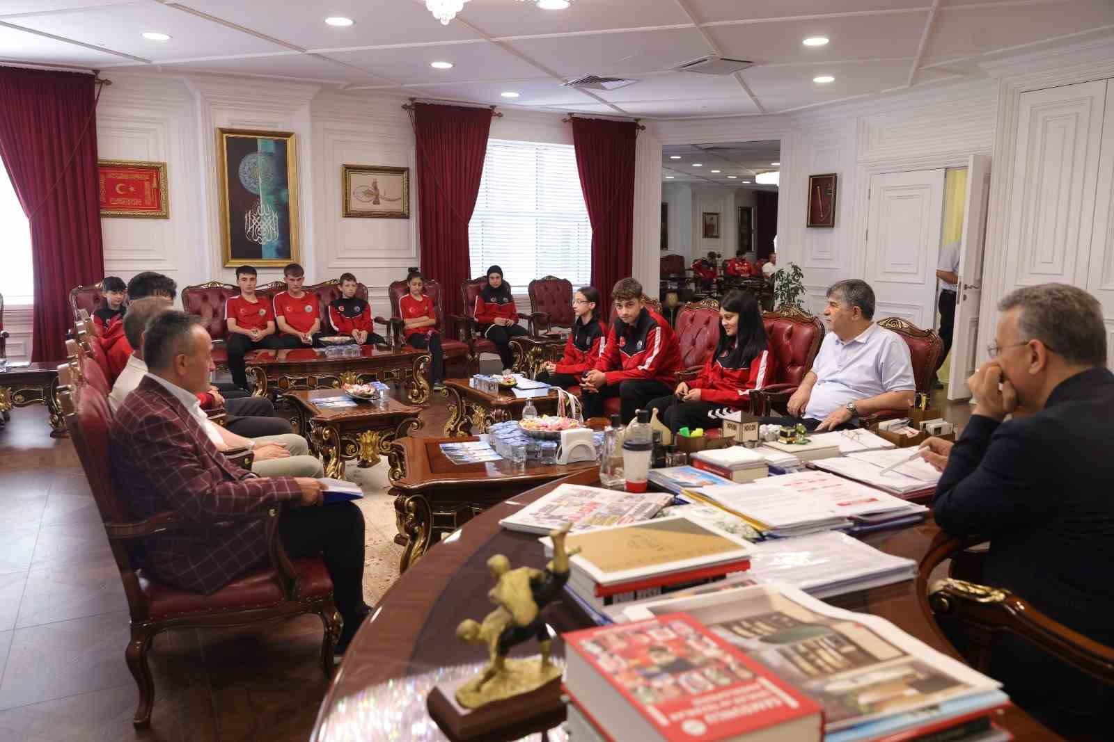 Başkan Kurnaz: "Avrupa üçüncüsü olan sporcumuz bizleri gururlandırdı"