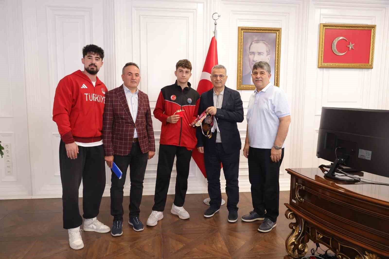 Başkan Kurnaz: "Avrupa üçüncüsü olan sporcumuz bizleri gururlandırdı"