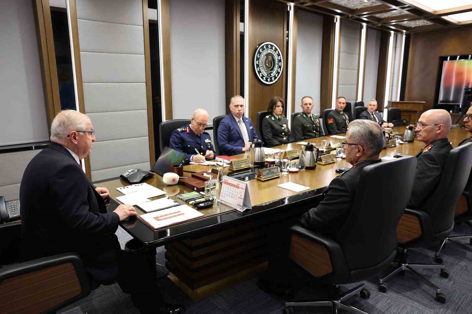 Bakan Güler, Kara Kuvvetleri Komutanı Tokel’i kabul etti