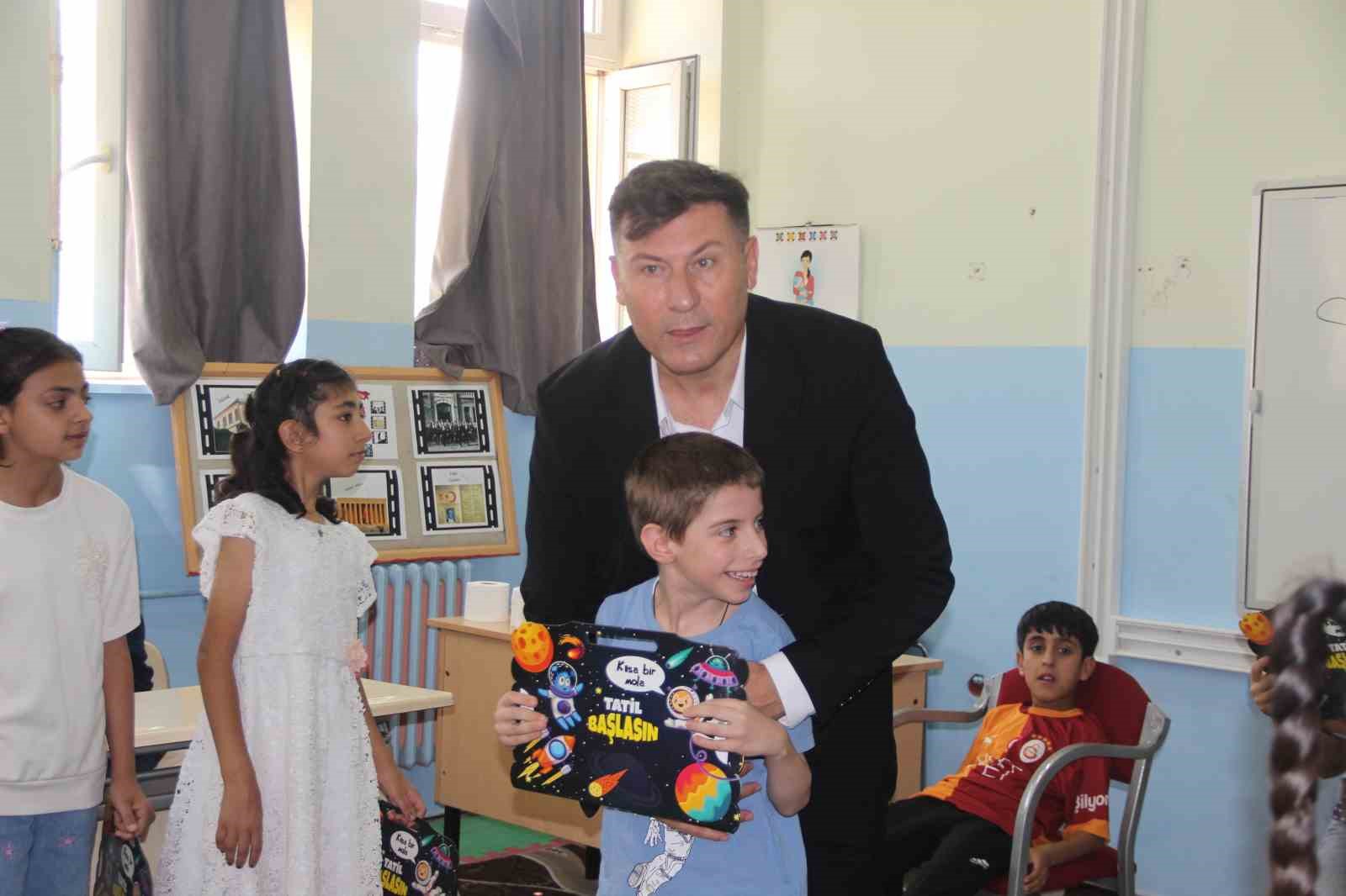 Cizre’de 47 bin öğrenci karne heyecanı yaşadı