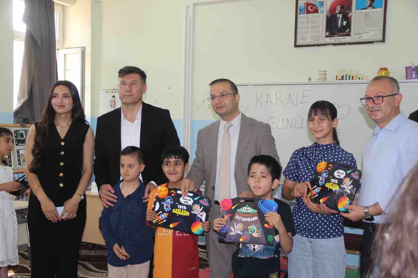 Cizre’de 47 bin öğrenci karne heyecanı yaşadı