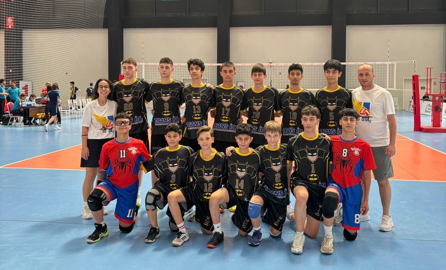 Manisa voleyboluna çifte şampiyona kontenjanı kazandırdılar