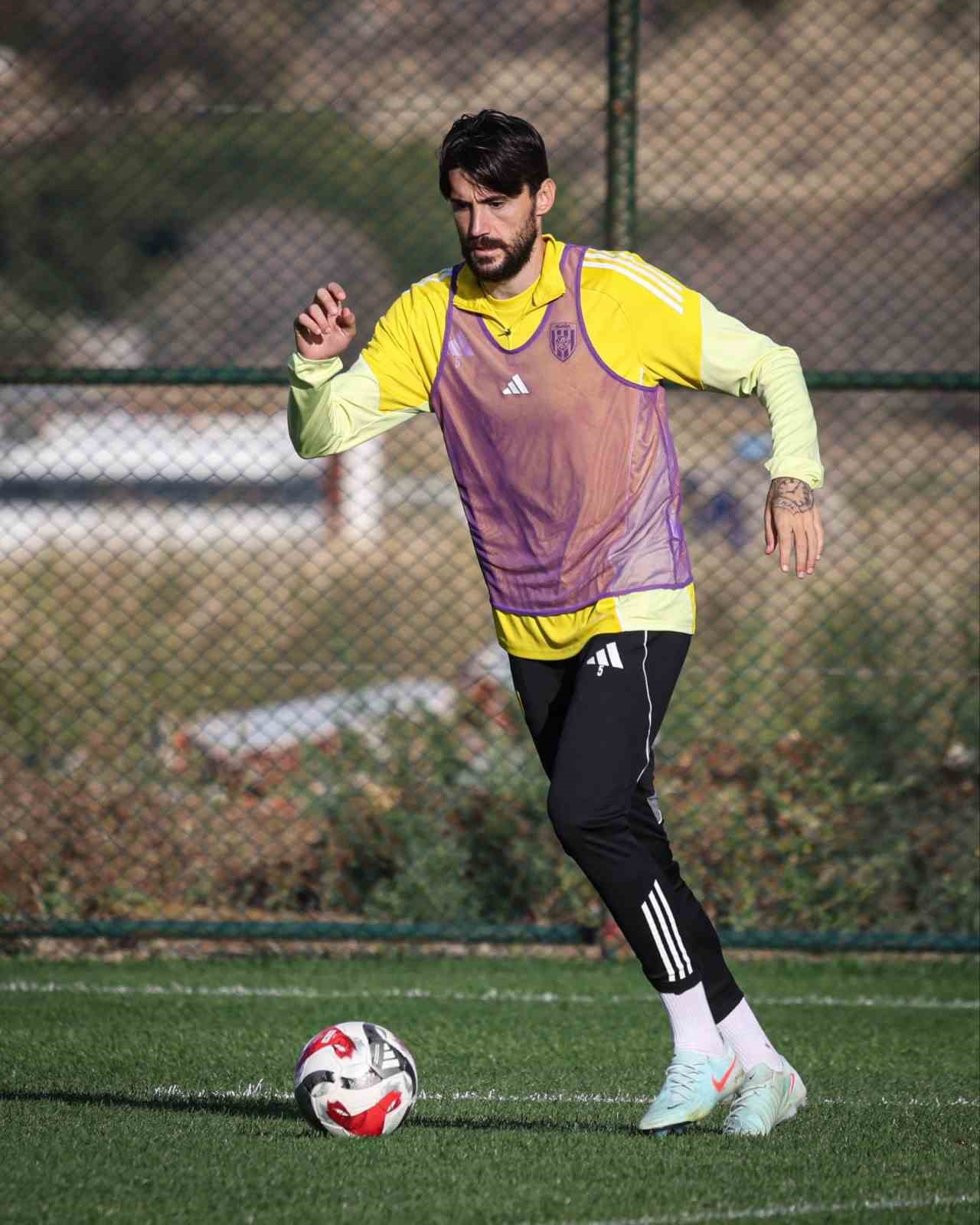 Aliağa FK’da iki ayrılık
