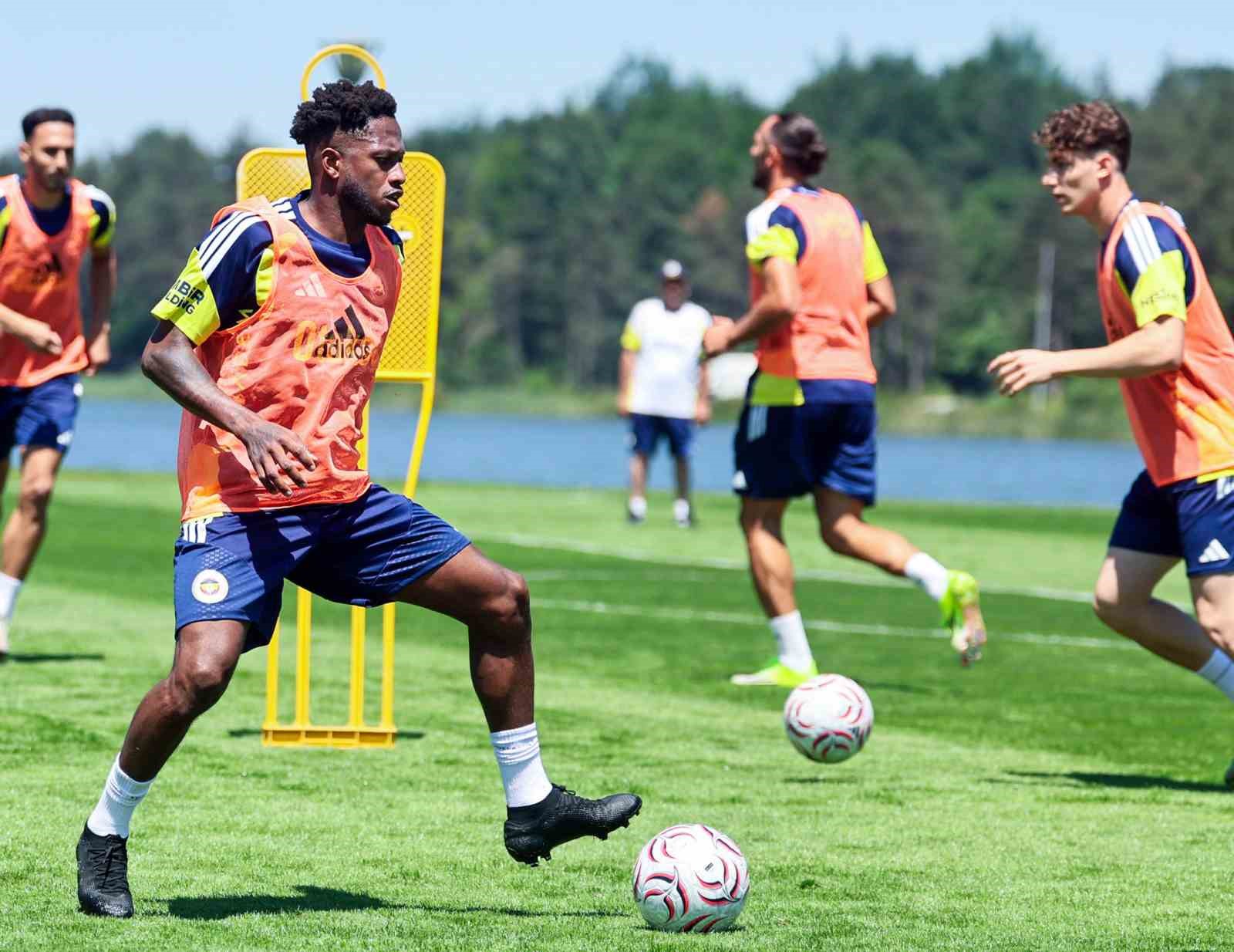 Fenerbahçe, hazırlıklarını sürdürdü