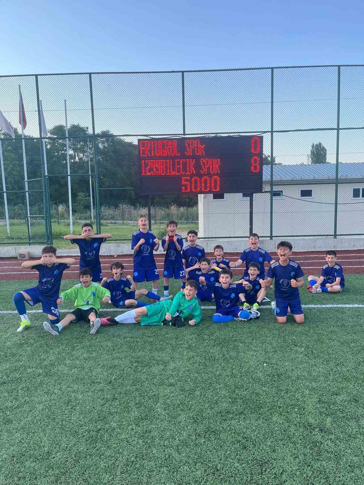 1299 Bilecikspor Kulübü, gol oldu yağdı