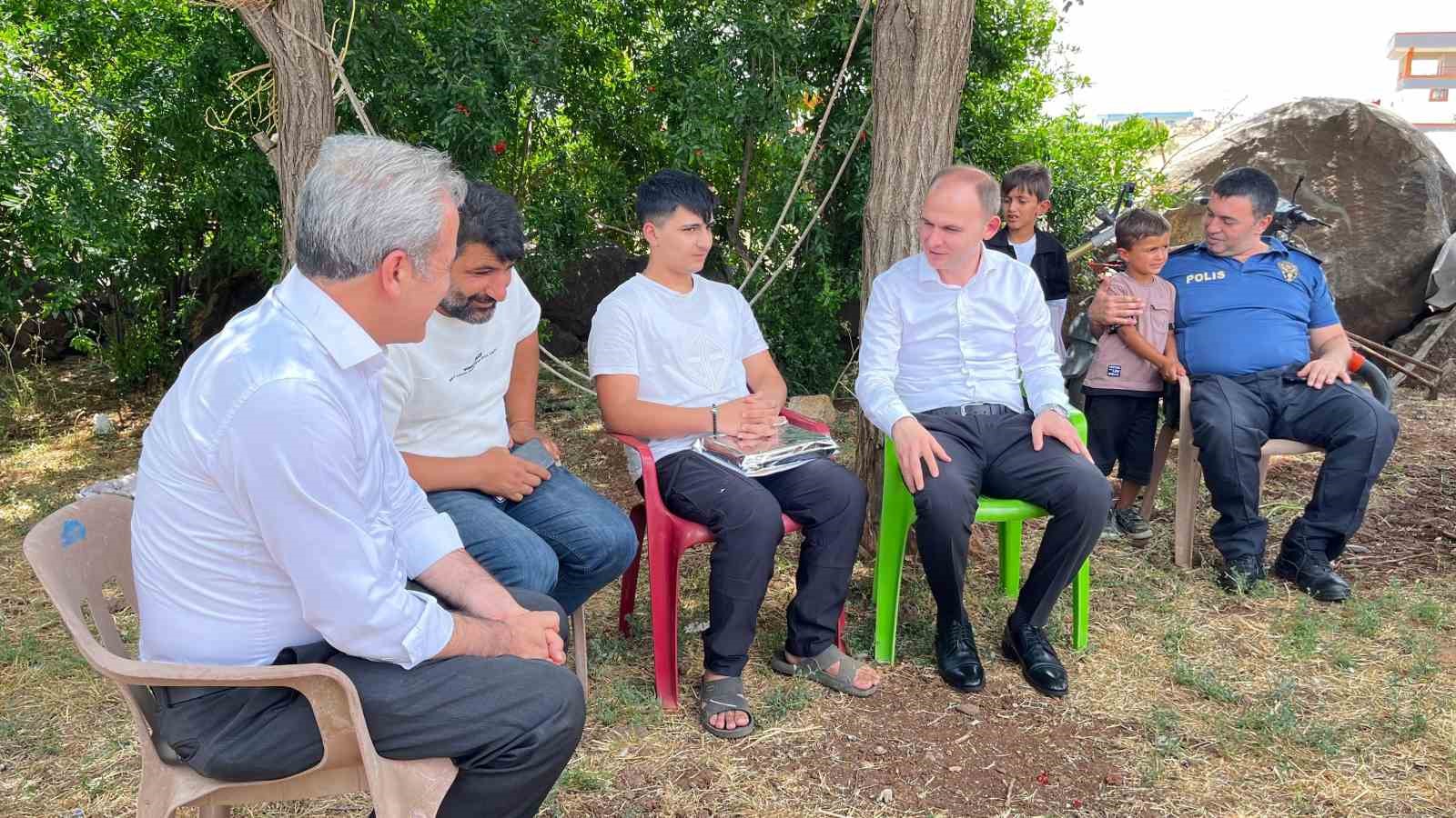 Okul saldırısında yaralanan öğrencilere karneleri evlerinde verildi