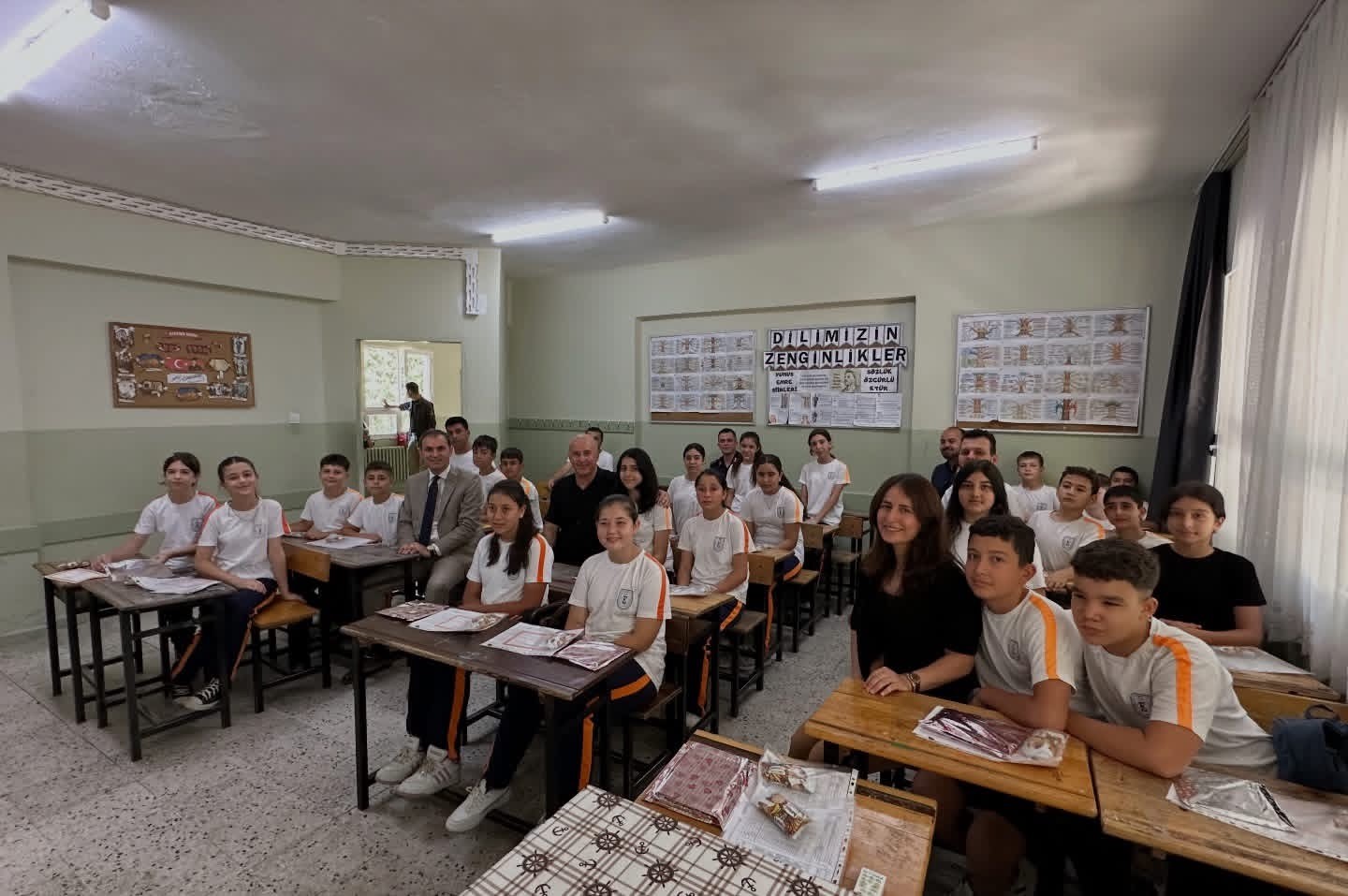 Bayındır’da 5 bin 931 öğrenci karne sevinci yaşadı