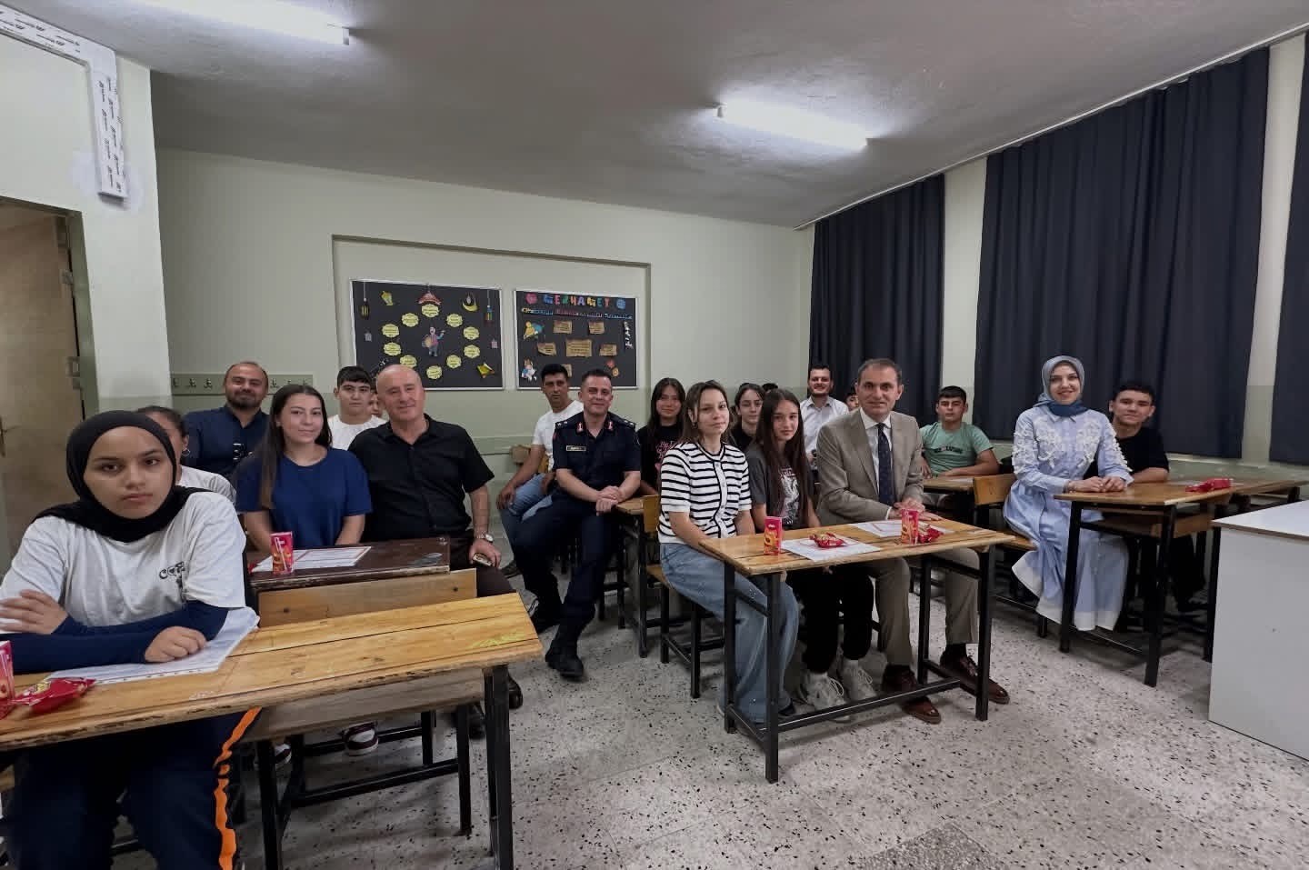 Bayındır’da 5 bin 931 öğrenci karne sevinci yaşadı