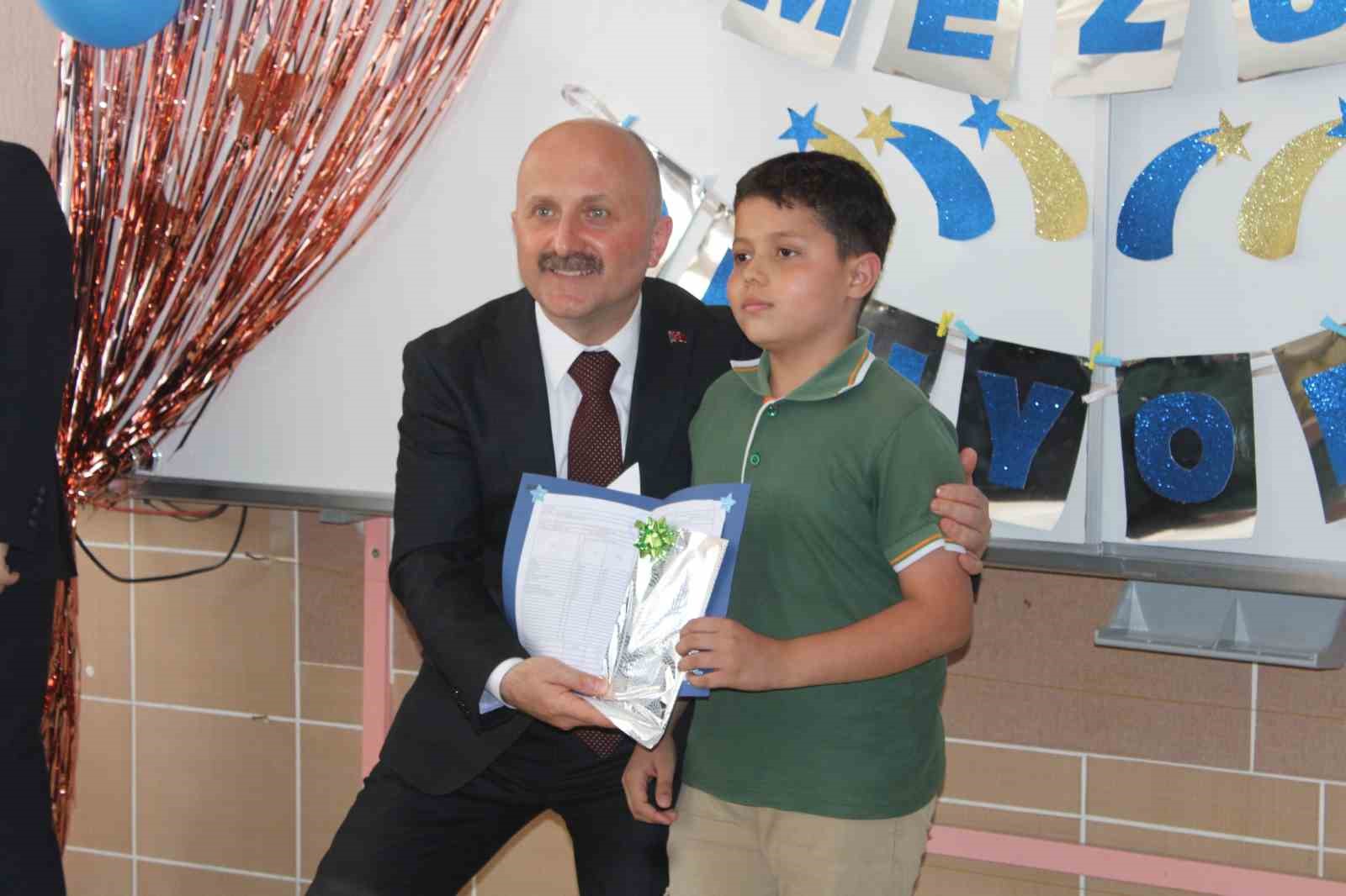 Aydın’da 190 bin öğrenci karne aldı