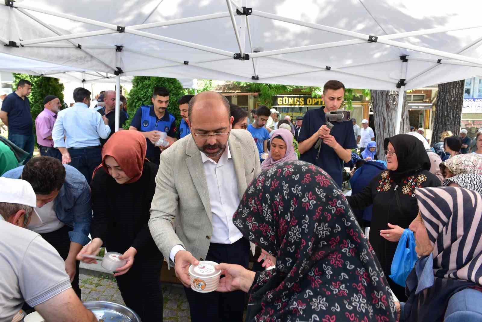 Kastamonu’da binlerce vatandaşa aşure ikramı