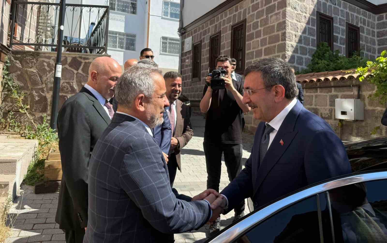 Cumhurbaşkanı Yardımcısı Yılmaz: "Terörsüz Türkiye ile ilgili yasal düzenlemeler bu yasama dönemine yetişsin diye bir gayret var"