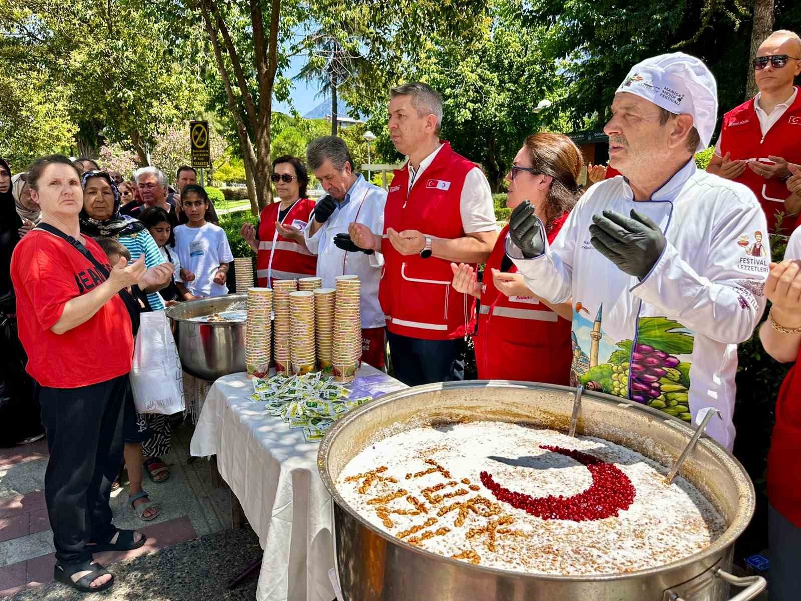 Kızılay’dan bin kişilik aşure ikramı