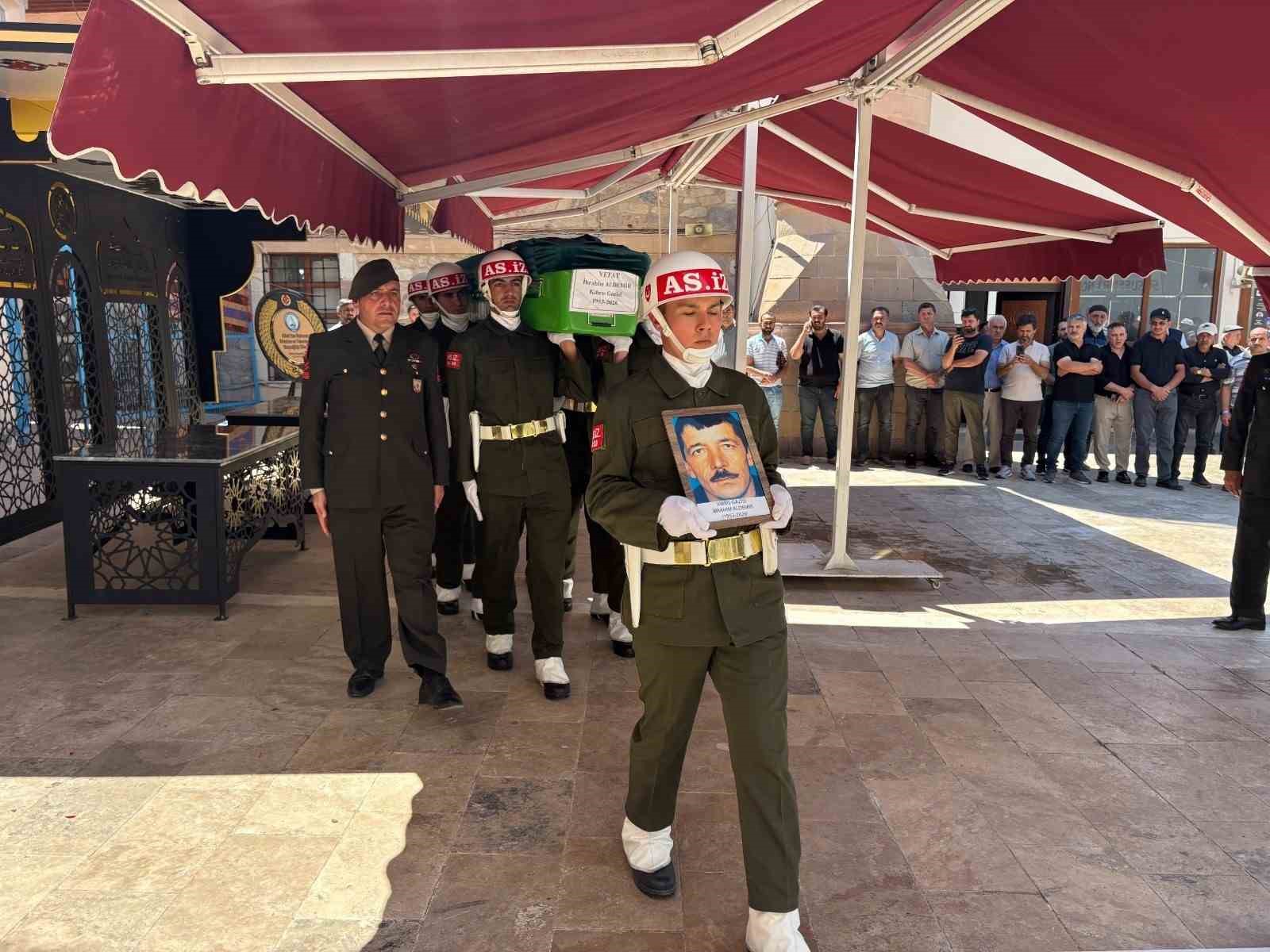 Sivas’ta Kıbrıs gazisi son yolculuğuna uğurlandı