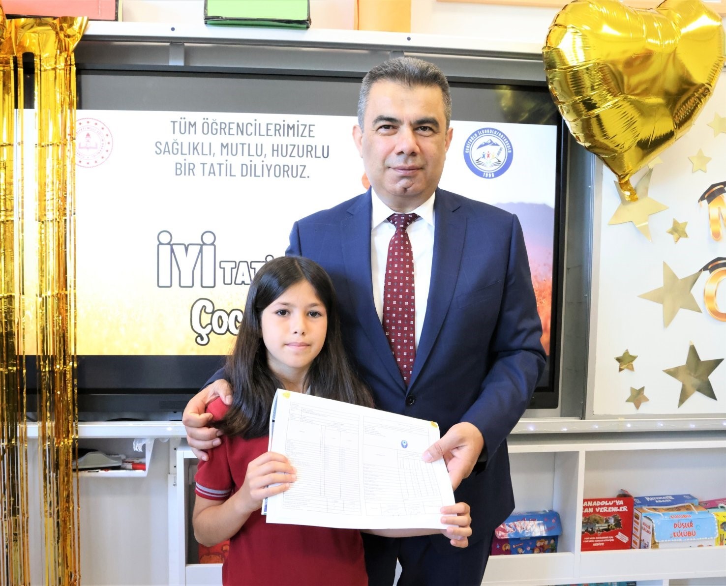 Kastamonu’da 52 binden fazla öğrenci karne heyecanı yaşadı