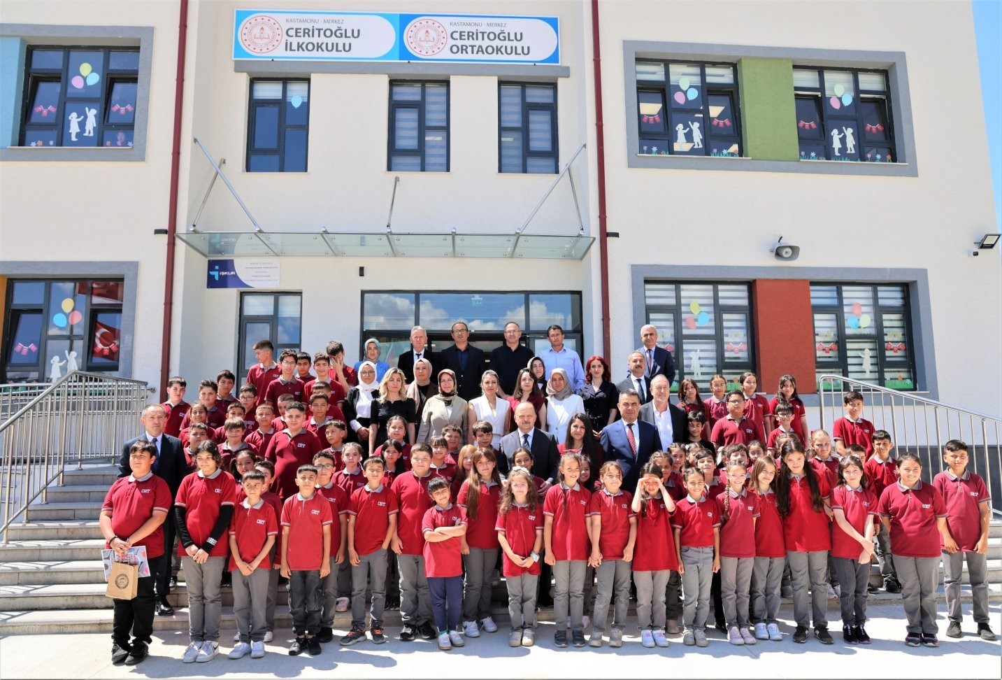 Kastamonu’da 52 binden fazla öğrenci karne heyecanı yaşadı