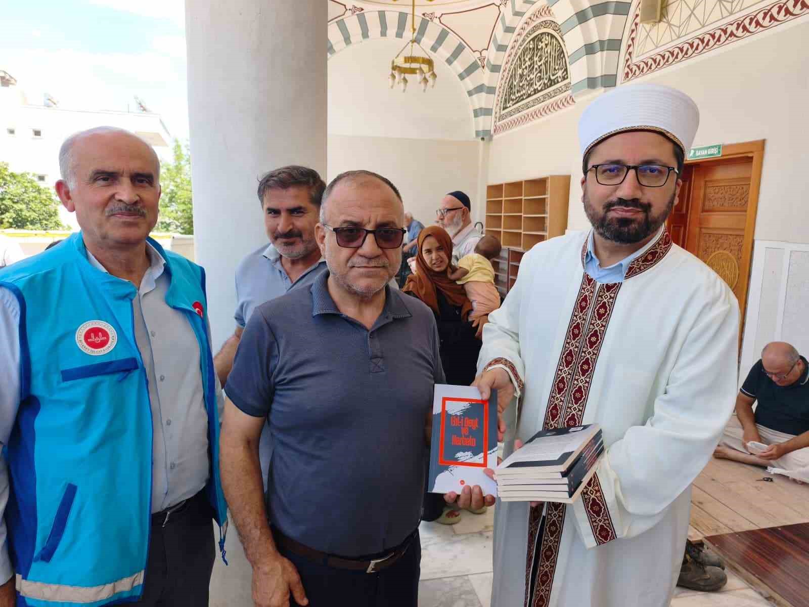 Adıyaman’da cemaate aşure ikramı
