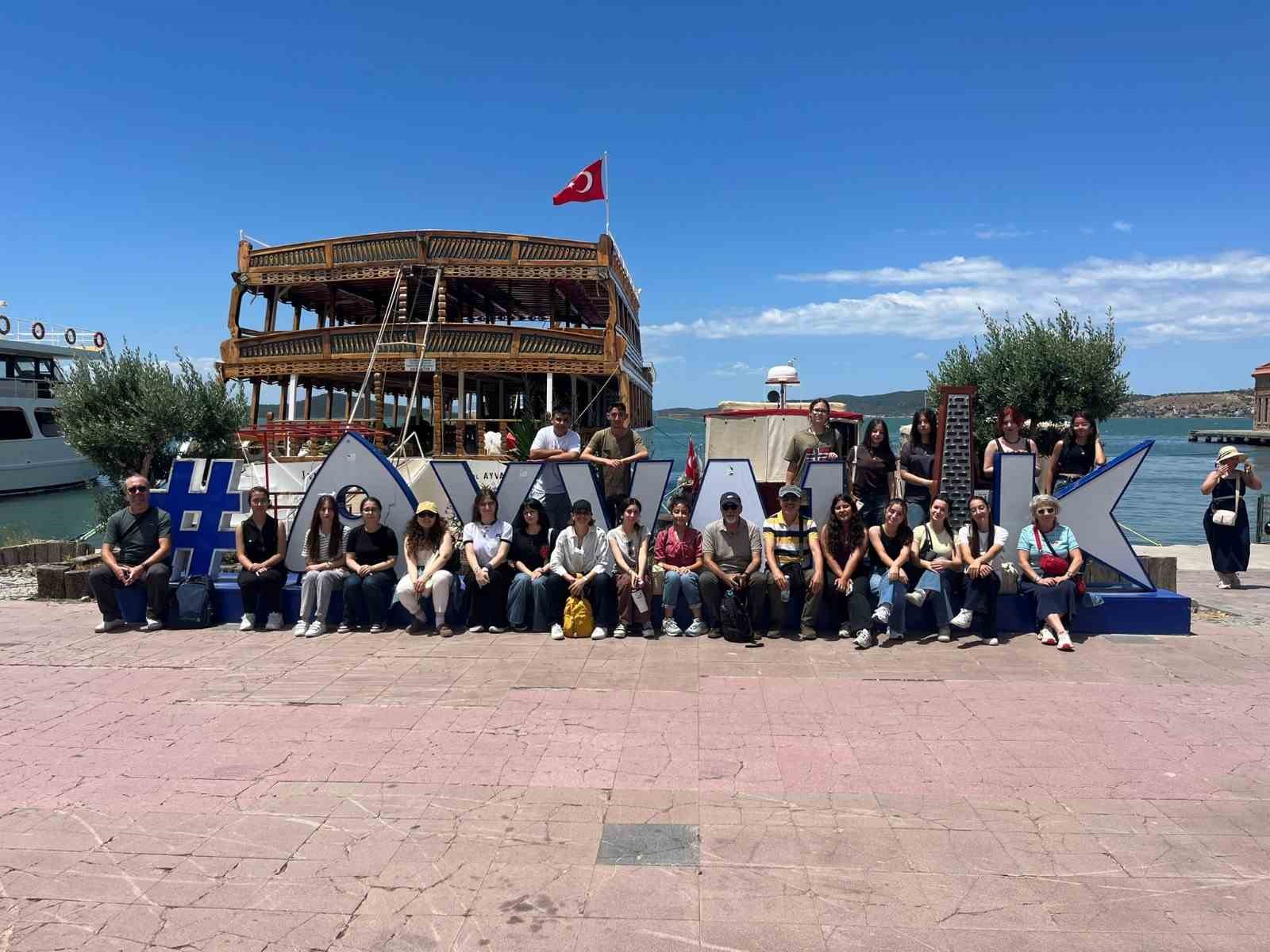 Ayvalık’ın Endüstriyel Mirası öğrencilerin eskizleriyle yeniden keşfedildi